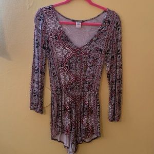 Blank and Red Billabong Long Sleeve Romper Size S